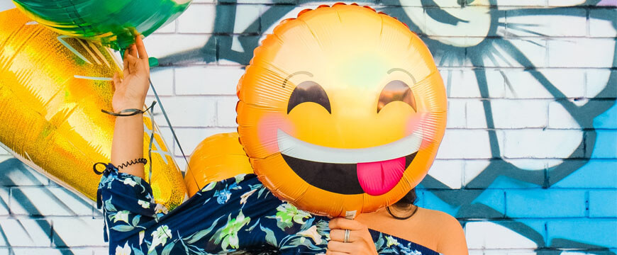 english-guide-year-10-how-to-analyse-digital-texts-emoji