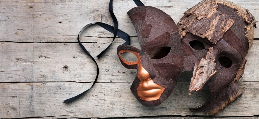 blog-english-year-9-10-junior-ultimate-much-ado-about-nothing-disguises