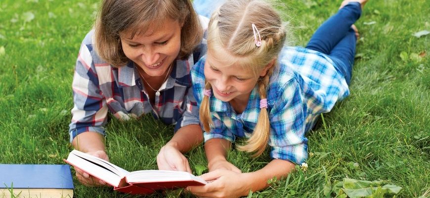 blog-english-years-7-8-why-you-should-help-your-child-read-widely-in-years-7-and-8-read-to-with