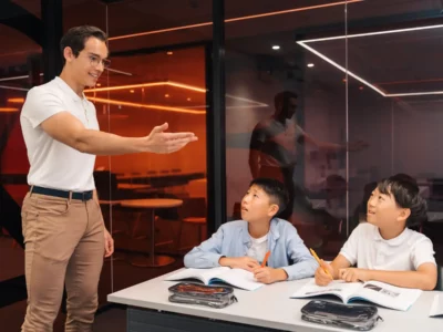 year 4 english tutoring teacher in action